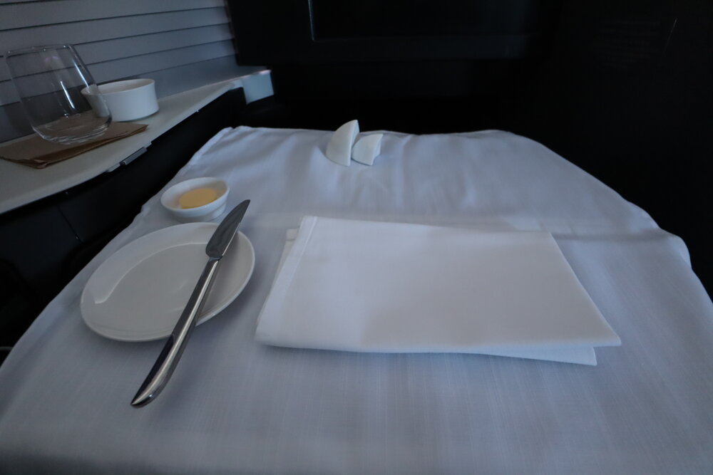 Virgin Australia business class – Table setting