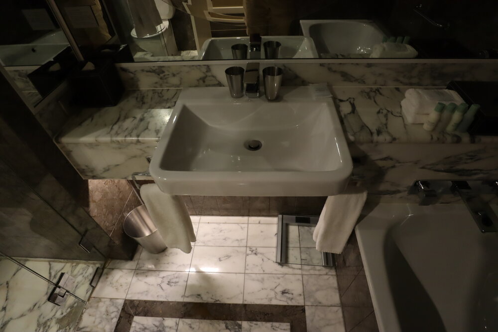 Grand Hyatt Melbourne – Bathroom