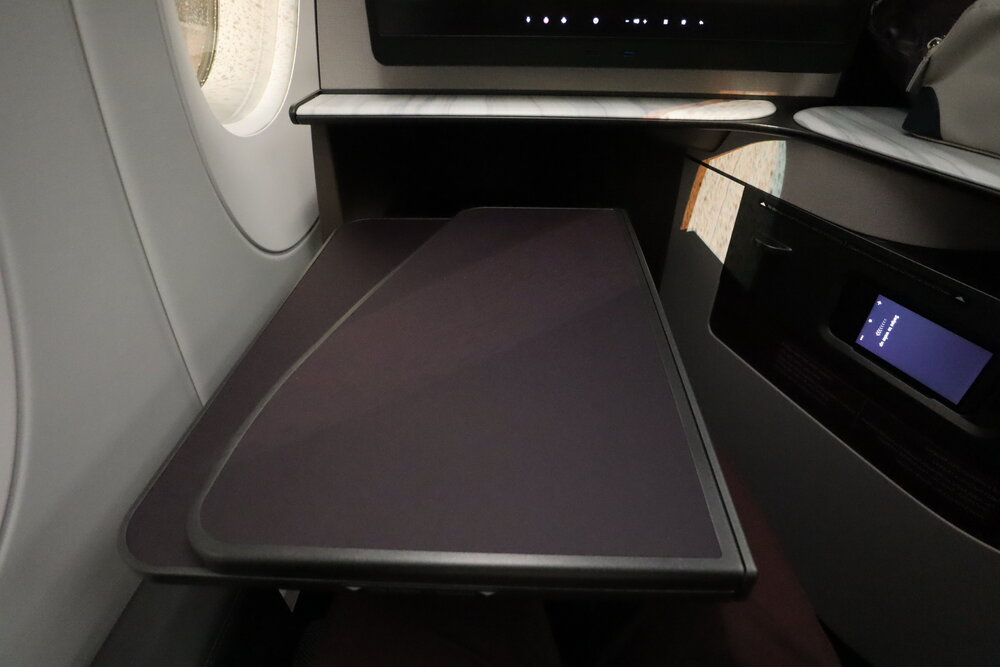 Qatar Airways A350 Qsuites business class – Tray table