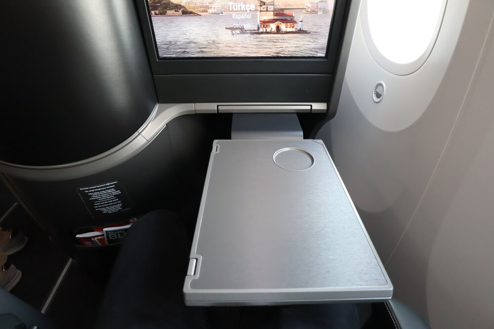 Turkish Airlines 787 business class – Tray table