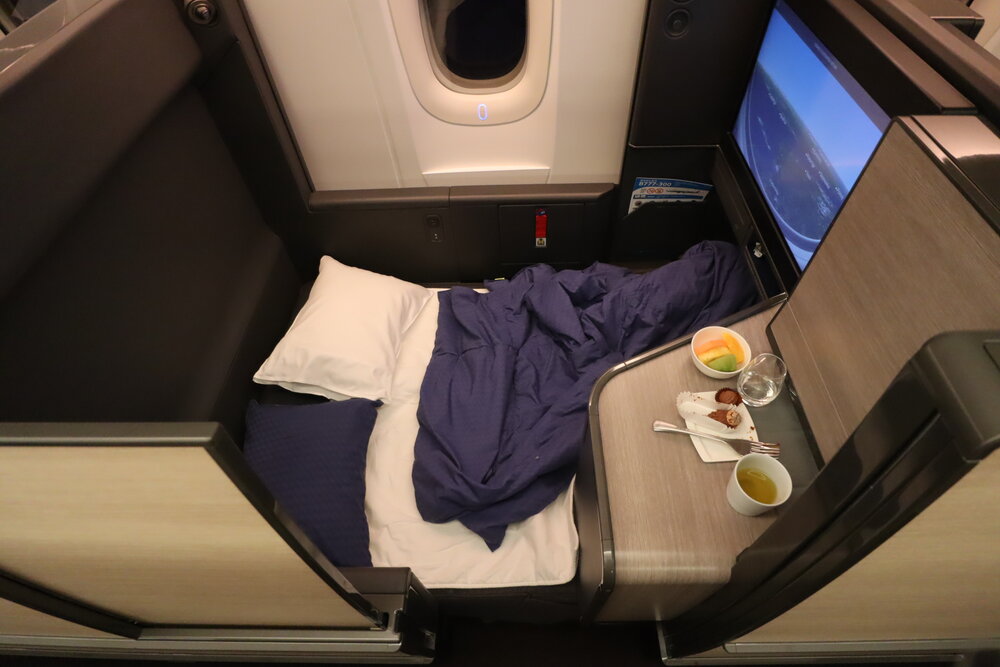 ANA 777 new business class – Lie-flat bed