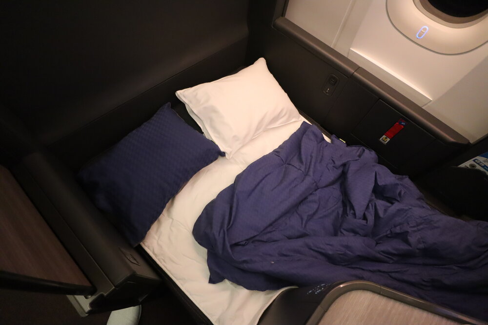 ANA 777 new business class – Lie-flat bed