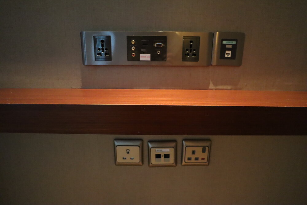 JW Marriott Marquis Doha City Center – Deluxe King Suite power ports