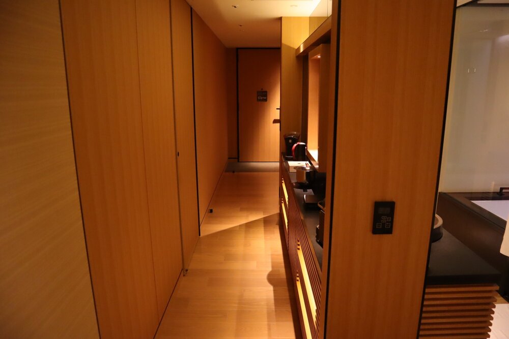 The Ritz-Carlton, Kyoto – Deluxe Kyoto Room walkway