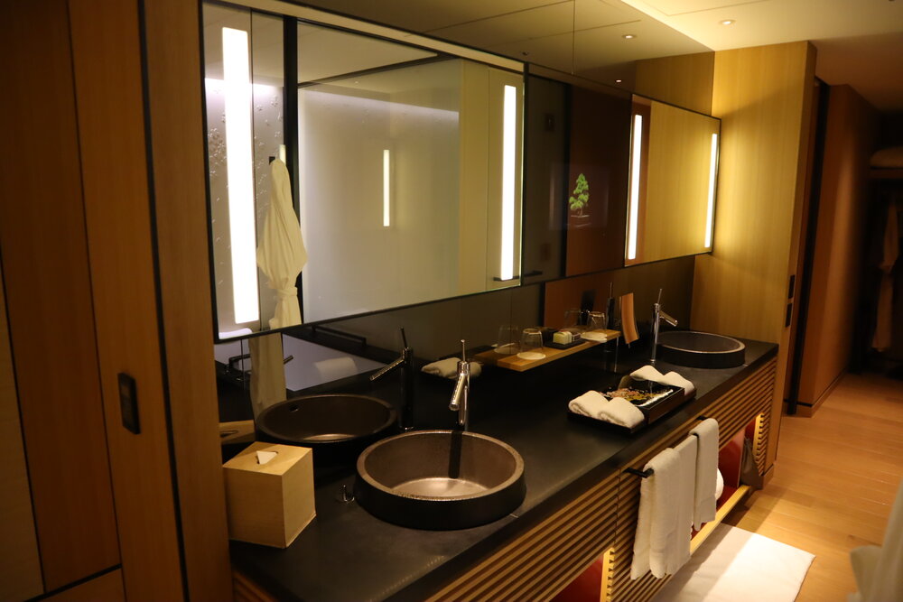 The Ritz-Carlton, Kyoto – Deluxe Kyoto Room double sinks