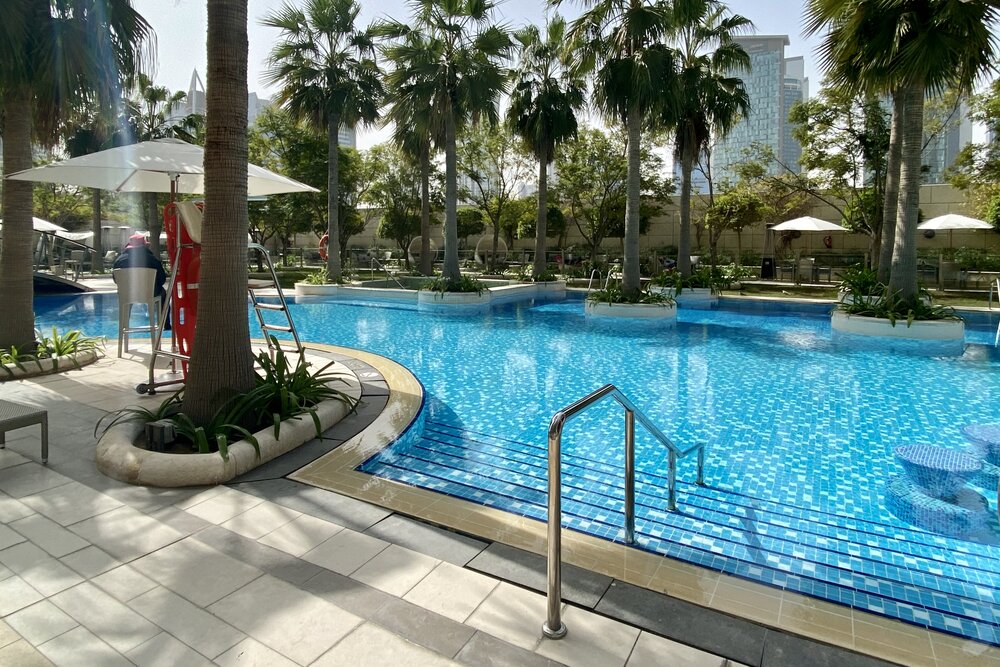 JW Marriott Marquis Doha City Center – Outdoor pool