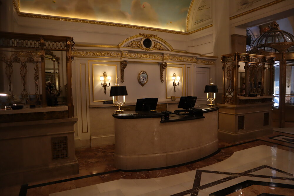 St. Regis New York – Front desk