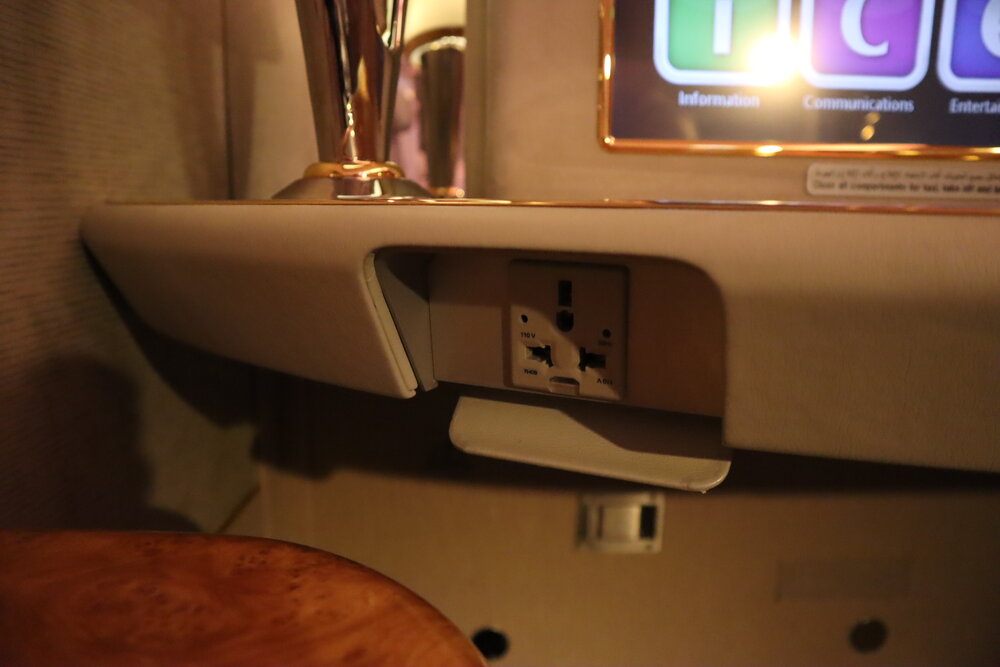 Emirates A380 First Class – Power port