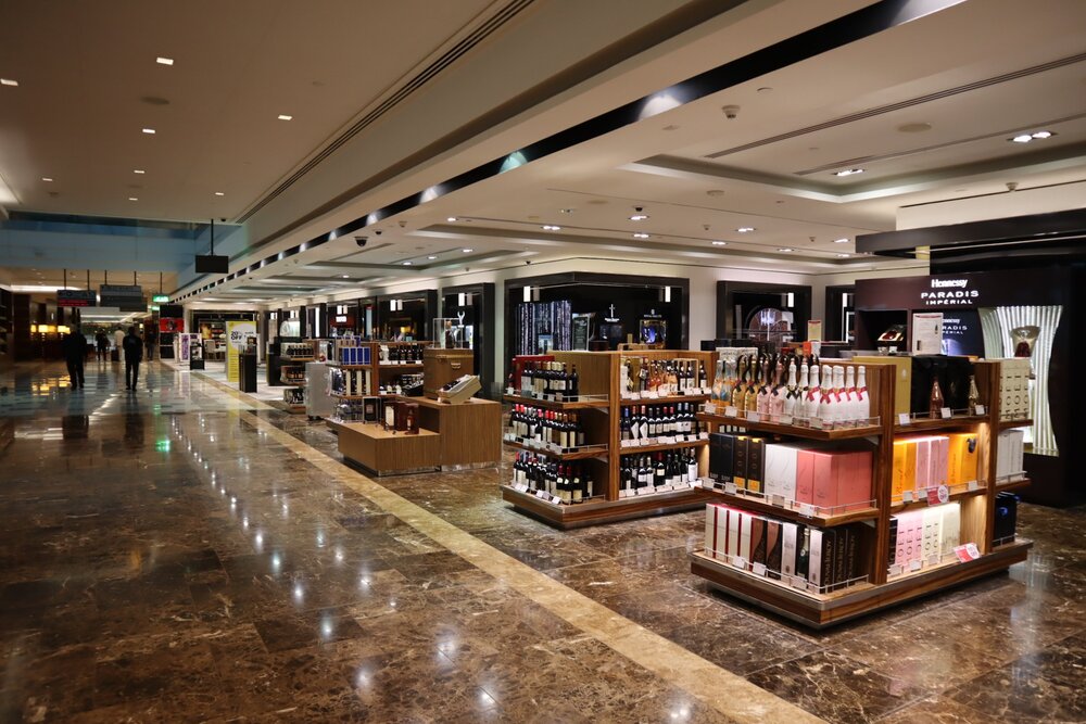 Emirates First Class Lounge (Concourse A) – Duty free shopping