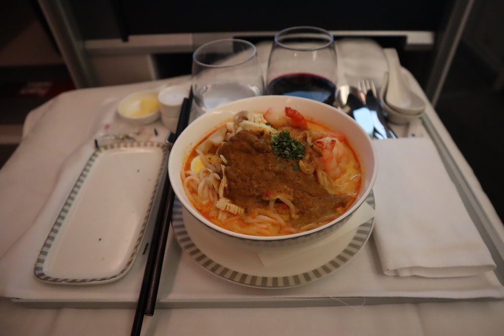 Singapore Airlines 787-10 business class – Chicken and prawn laksa