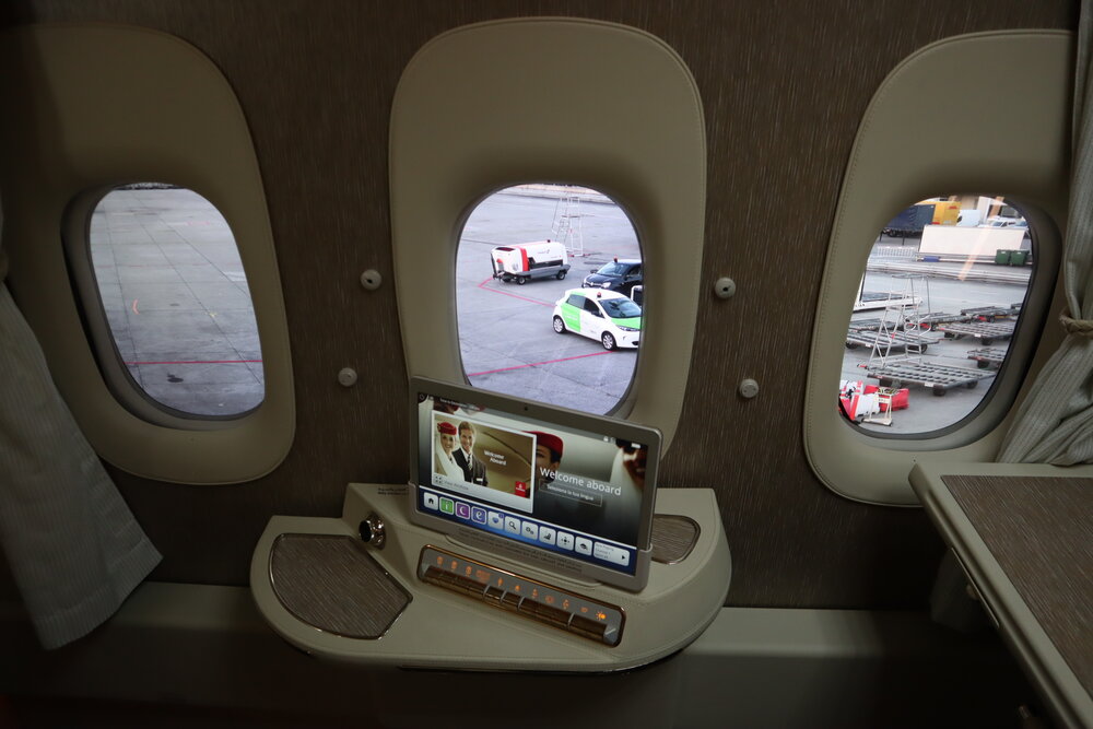 Emirates 777 New First Class – LED virtual windows