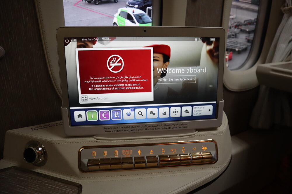 Emirates 777 New First Class – Control tablet