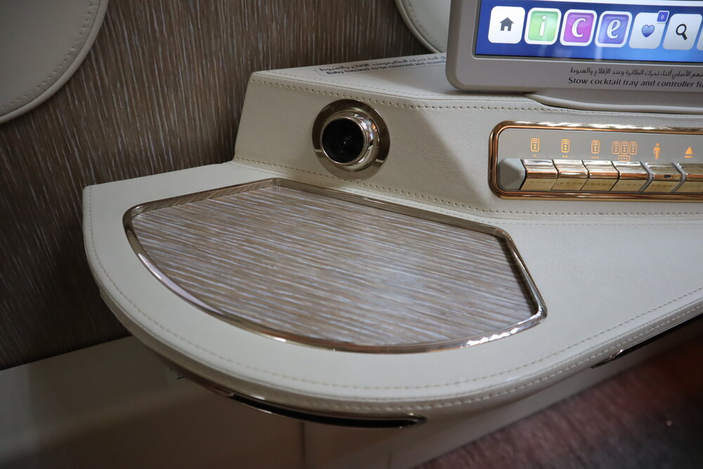 Emirates 777 New First Class – Surface space