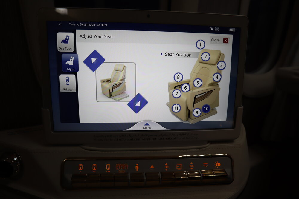 Emirates 777 New First Class – Detailed seat control