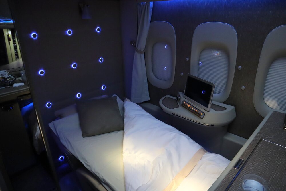 Emirates 777 New First Class – Blue mode