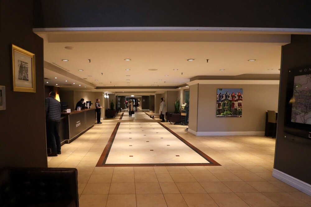 Delta Montreal – Check-in desks