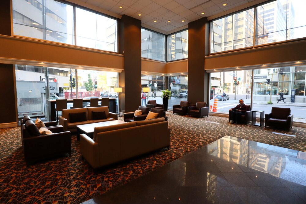 Delta Montreal – Mezzanine lobby-lounge