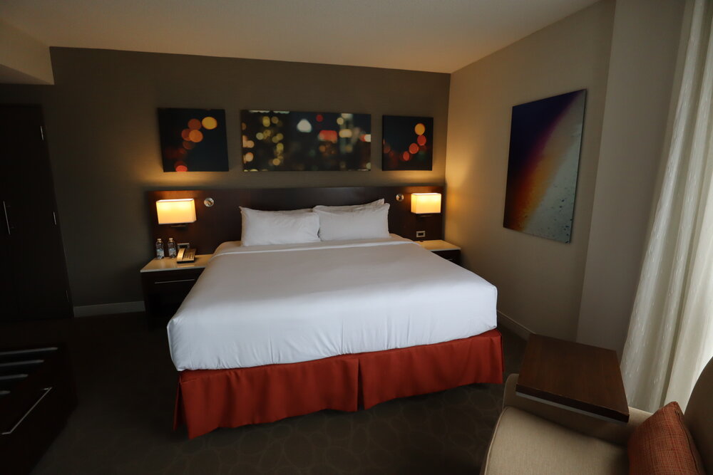 Delta Montreal – Club King Room king bed