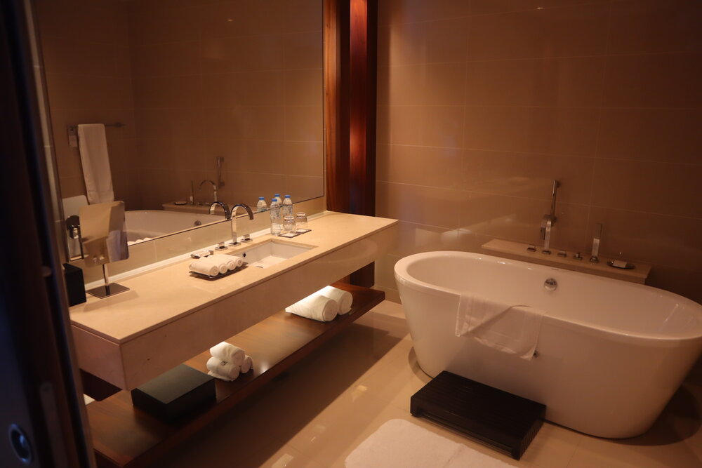 JW Marriott Marquis Dubai – Seaview King Room bathroom