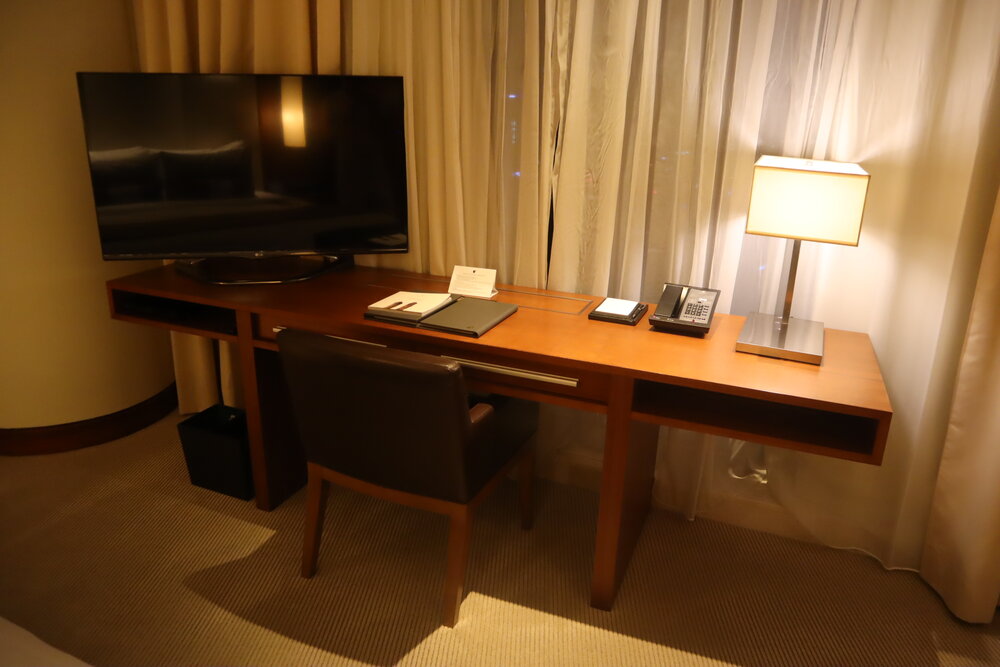 JW Marriott Marquis Dubai – Deluxe Corner Suite desk