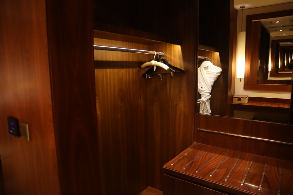 JW Marriott Marquis Dubai – Deluxe Corner Suite walk-in closet