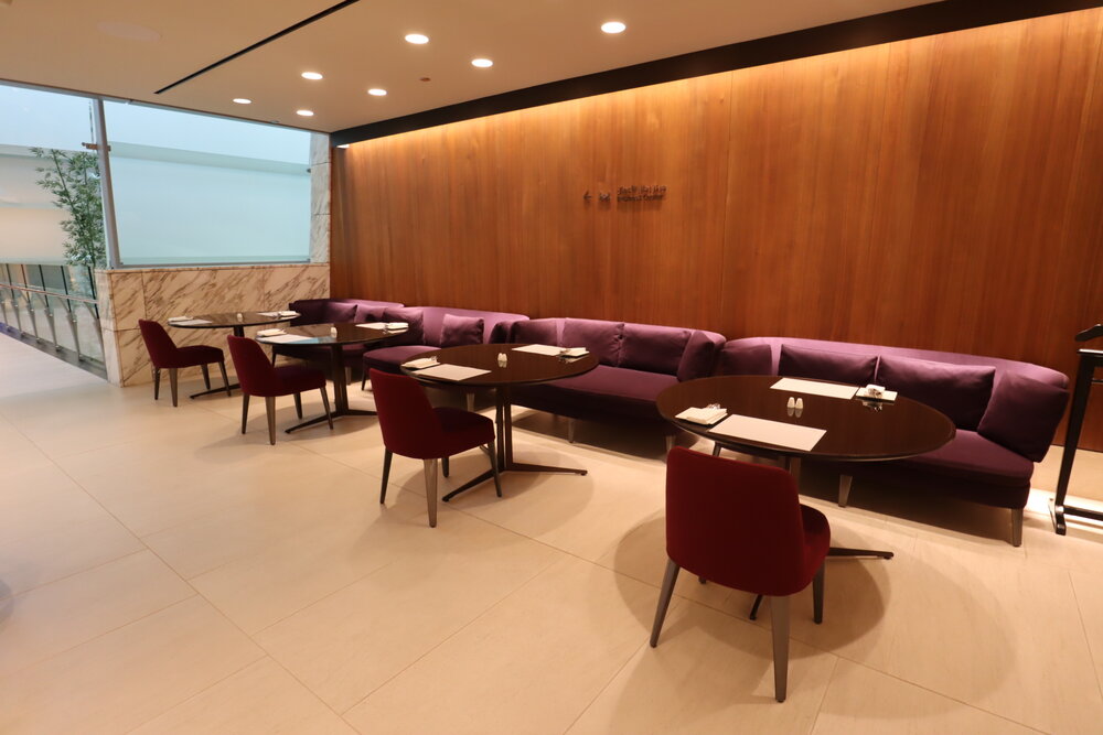 Qatar Airways Arrivals Lounge Doha – Dining area