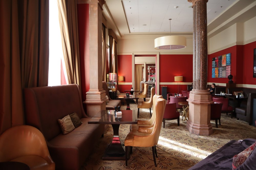 St. Pancras Renaissance Hotel London – Chambers Club seating area