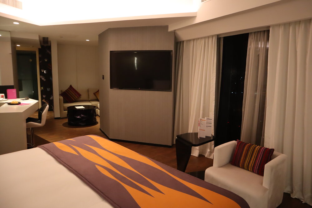 W Amman – Cool Corner Suite bedroom