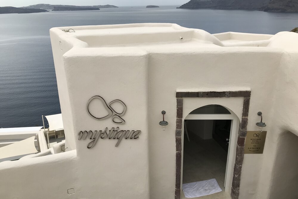 Mystique Santorini – Entrance and lobby