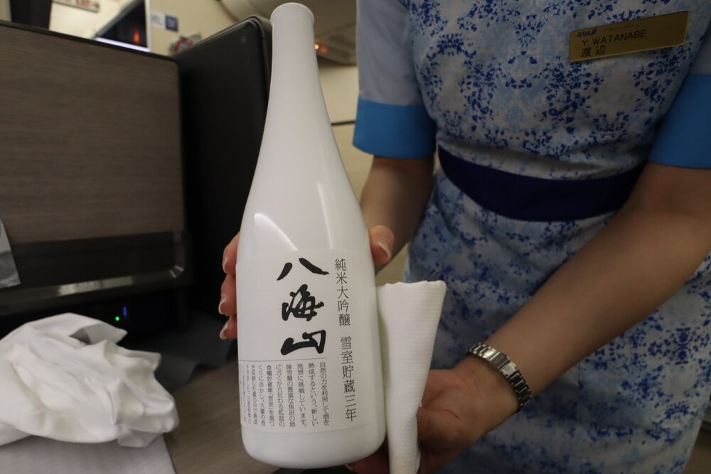 ANA 777 new business class – Hakkaisan sake