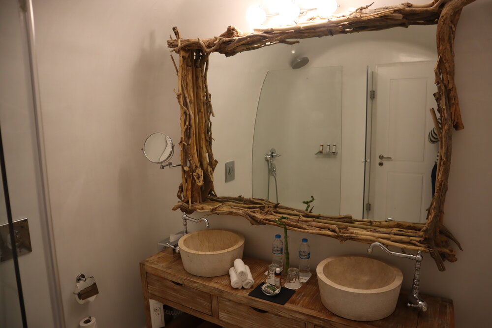 Mystique Santorini – Wet Allure Suite bathroom