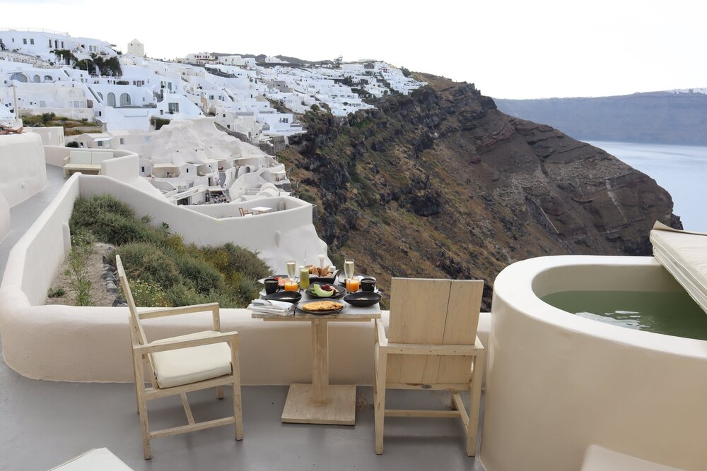 Mystique Santorini – Breakfast on the patio