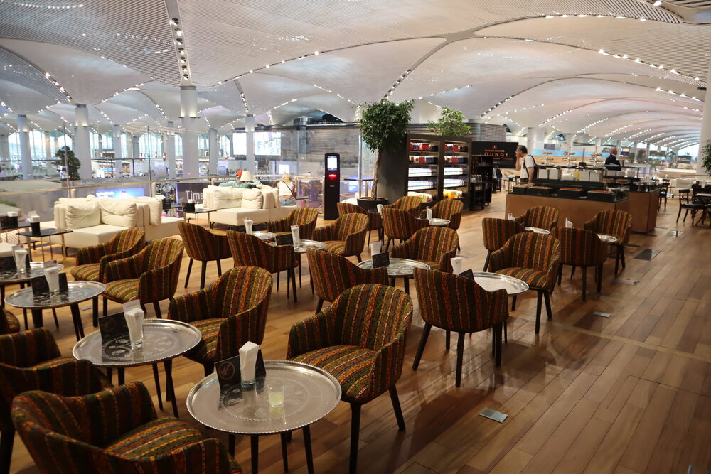 Turkish Airlines Business Lounge Istanbul – Seating area