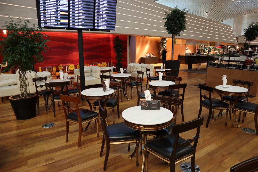 Turkish Airlines Business Lounge Istanbul – Seating area