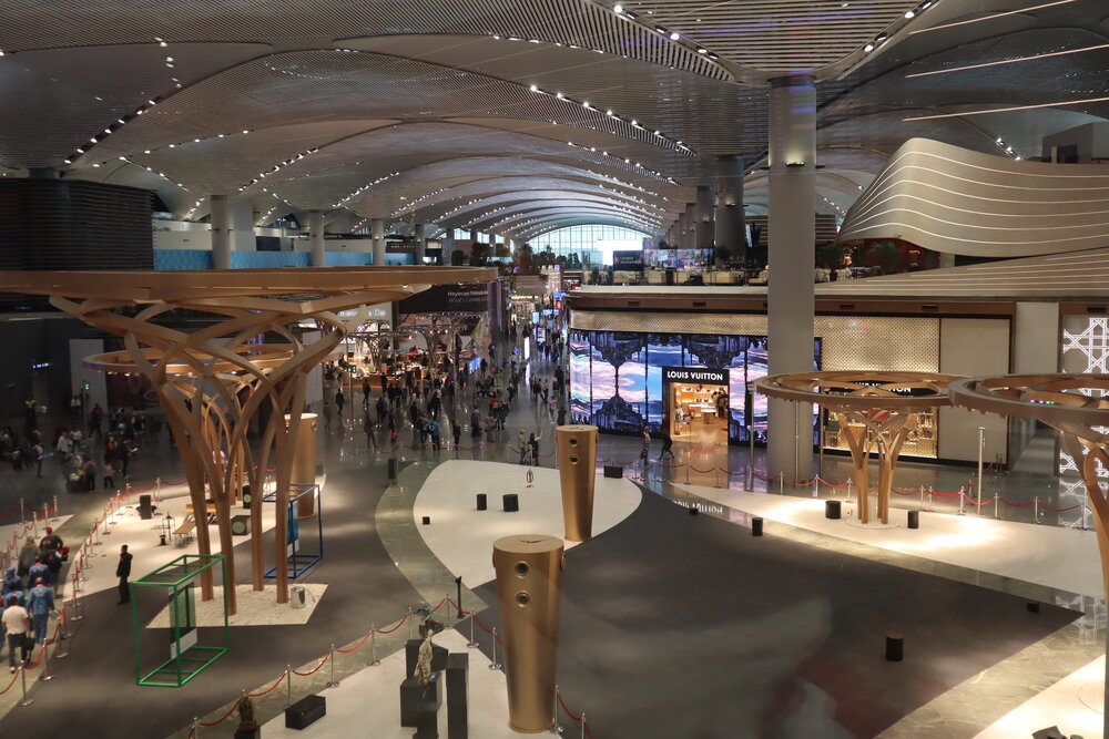 Turkish Airlines Business Lounge Istanbul – View of airport concourse