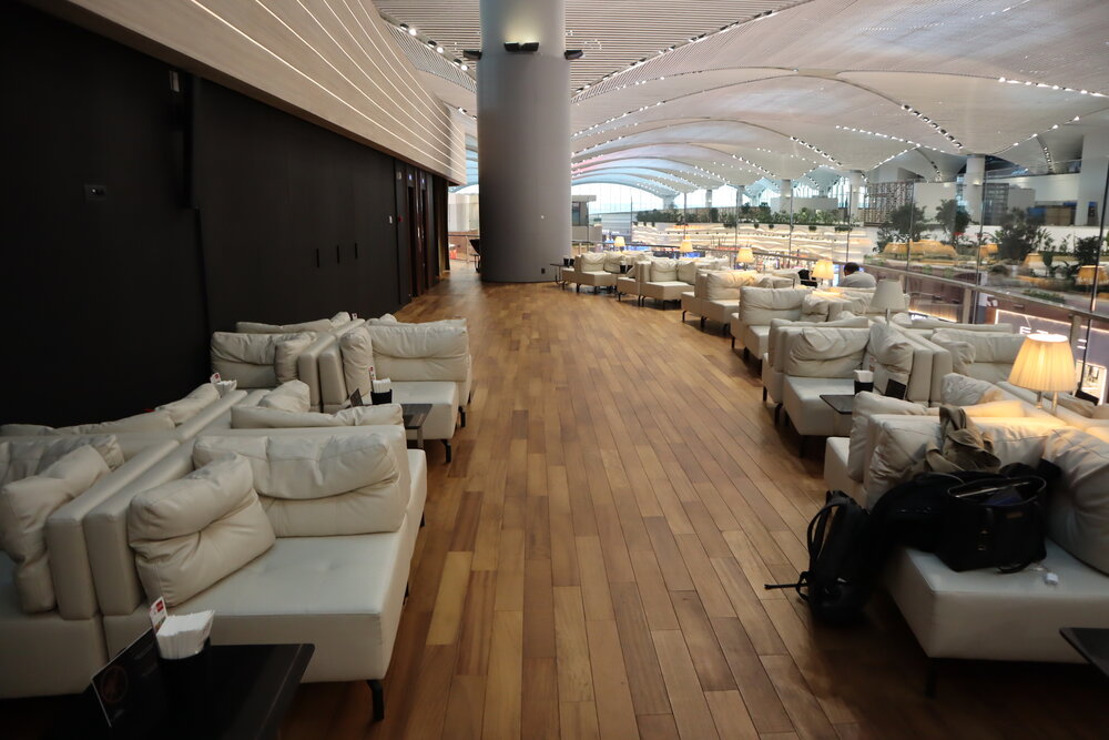 Turkish Airlines Business Lounge Istanbul – Rest area