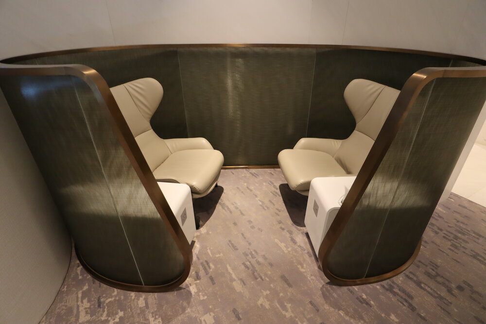 Korean Air First Class Lounge Seoul – Two-person seating booth