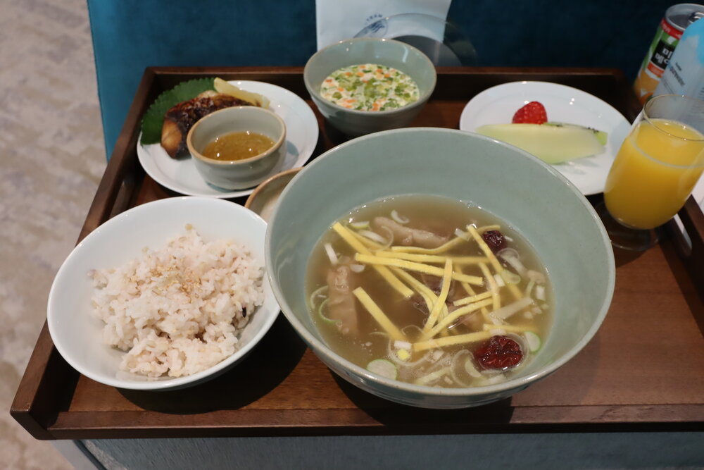 Korean Air First Class Lounge Seoul – Galbitang