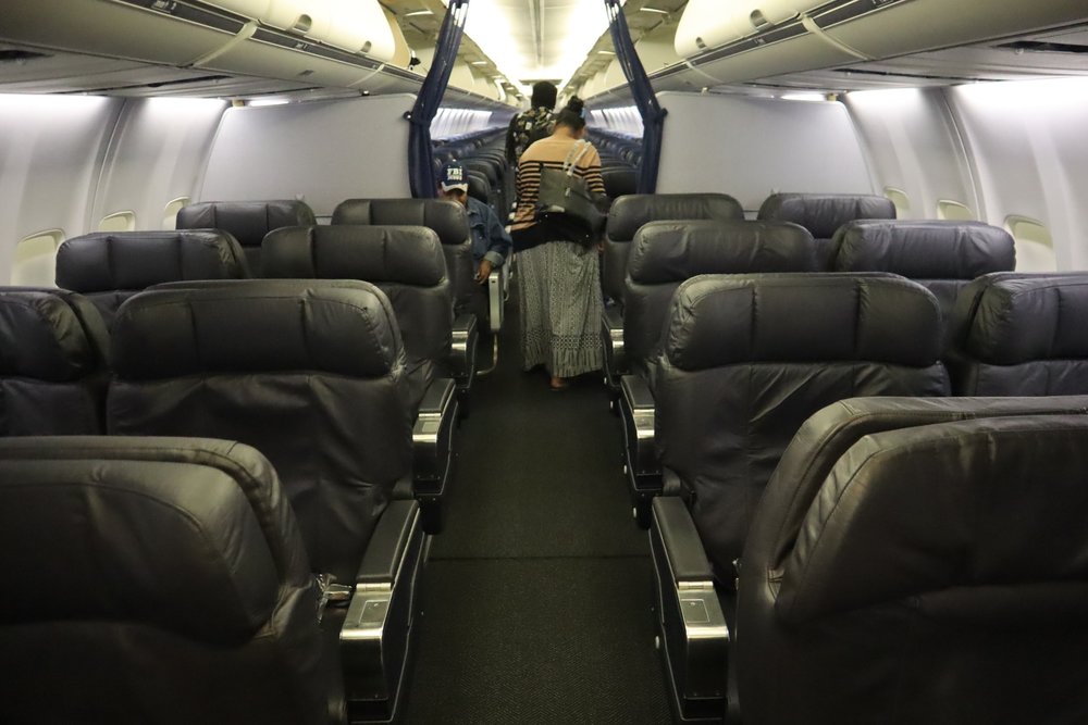 United 737 business class – Cabin