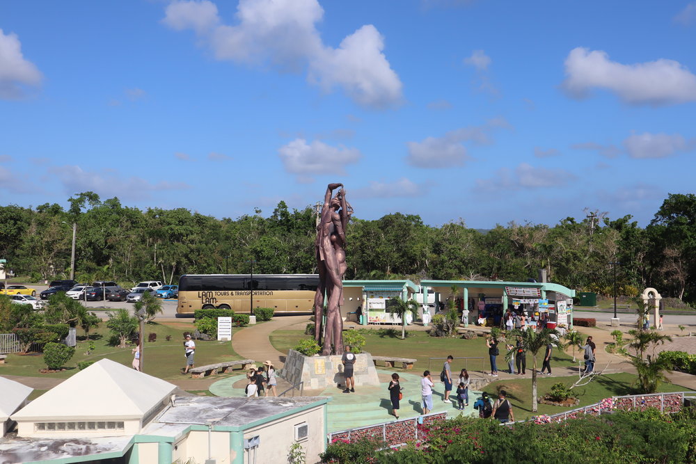 Two Lovers Point monument