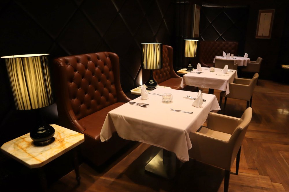 The Private Room by Singapore Airlines – Dining room seating