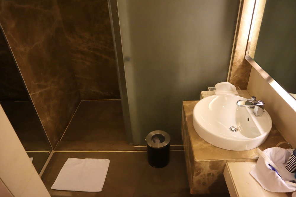 The Private Room by Singapore Airlines – Shower room