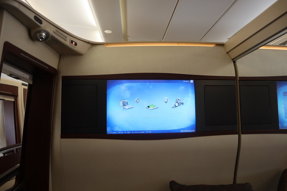 Singapore Airlines Suites Class – Entertainment screen