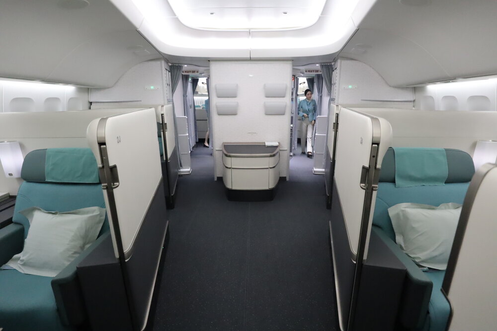 Korean Air 747 First Class – Cabin