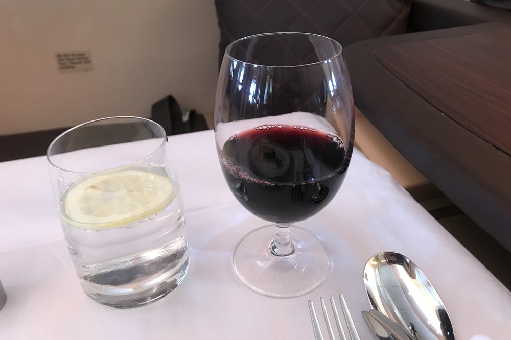 Singapore Airlines Suites Class – Red wine