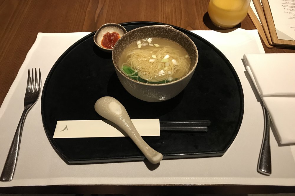 Shrimp wonton noodles at The Pier First Class Lounge, July 2019