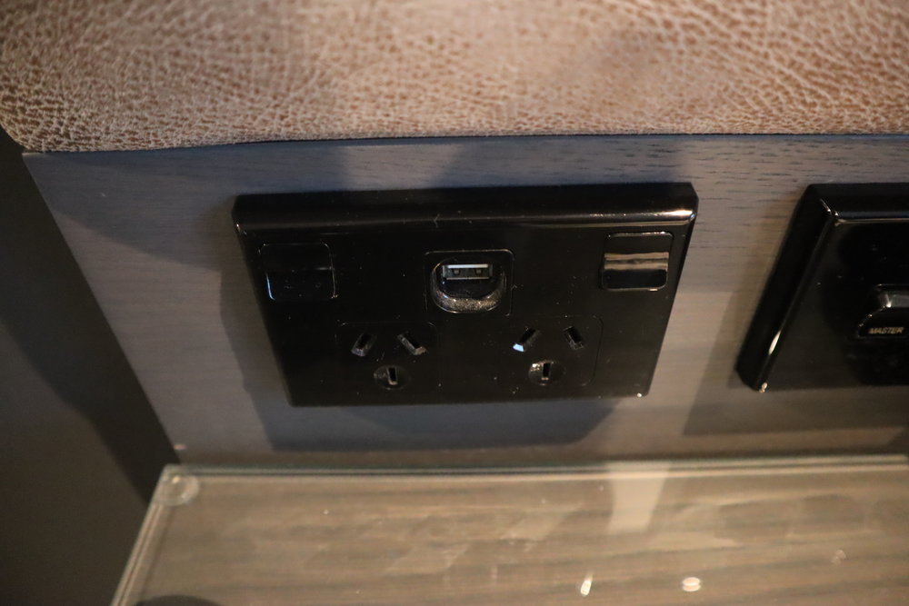 Four Points by Sheraton Auckland – Power and USB ports