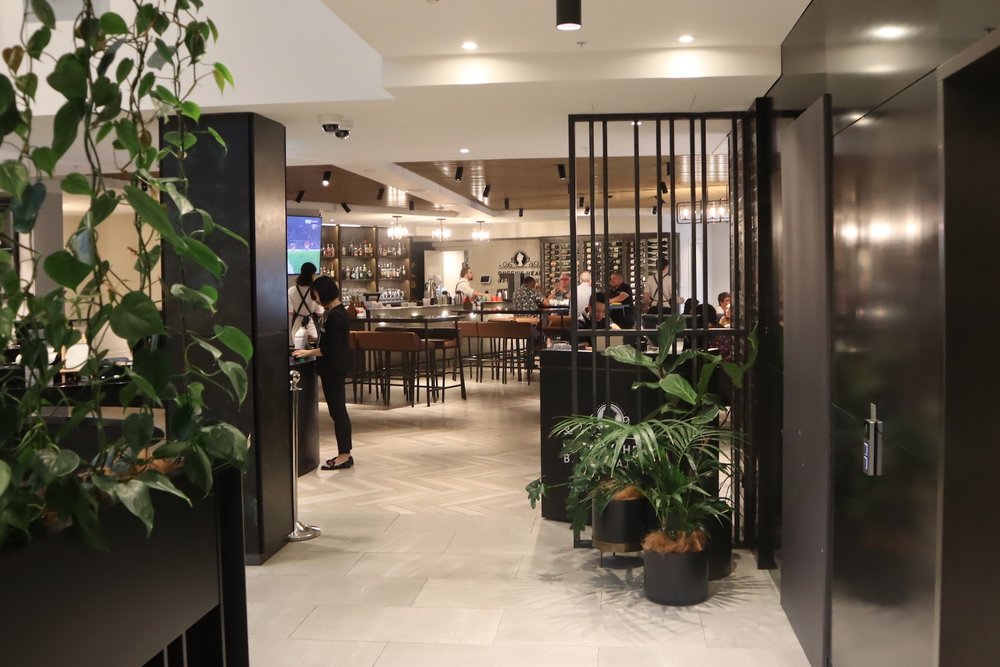 Four Points by Sheraton Auckland – Queen’s Head Bar &amp; Eatery