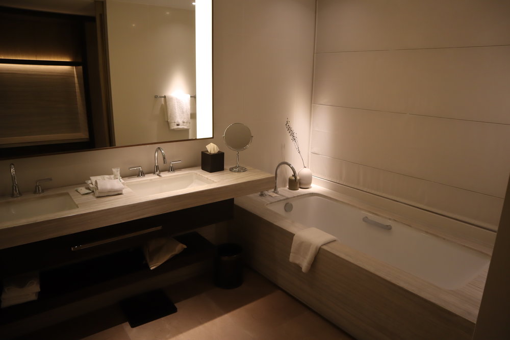 Westin Perth – Westin Suite master bathroom