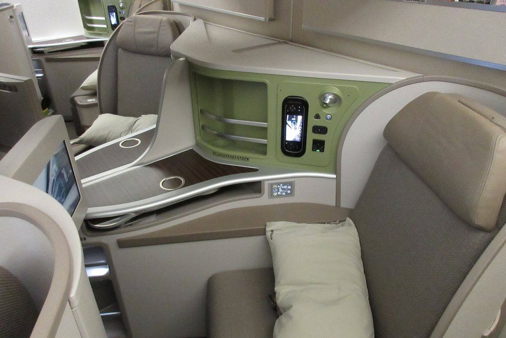 EVA Air 777 business class